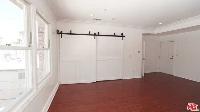 Building Photo - 1236 Flores St
