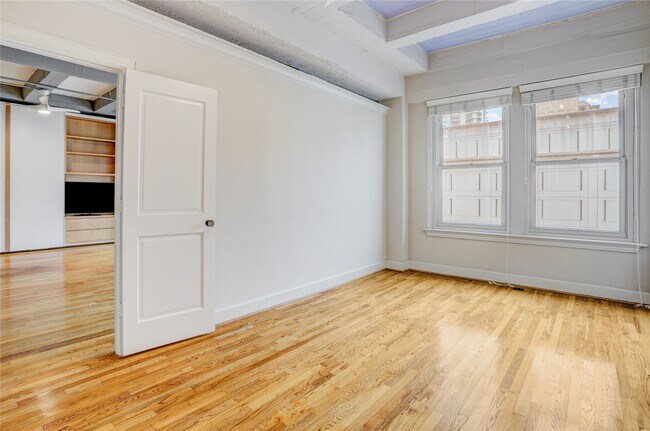 Building Photo - 1120 Texas St