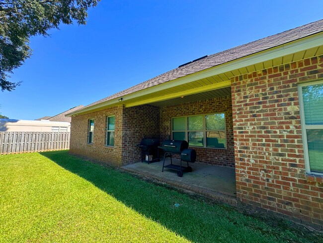 Building Photo - 11464 Oak Aly Dr S