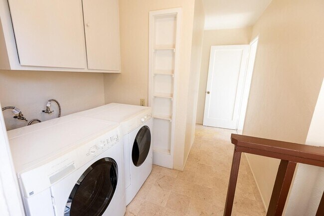 Building Photo - Elegant Kensington living with comfort, character, and scenic appeal