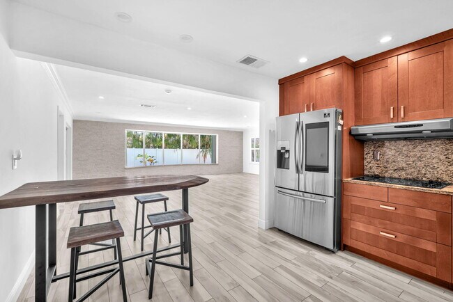 Building Photo - 850 W Camino Real