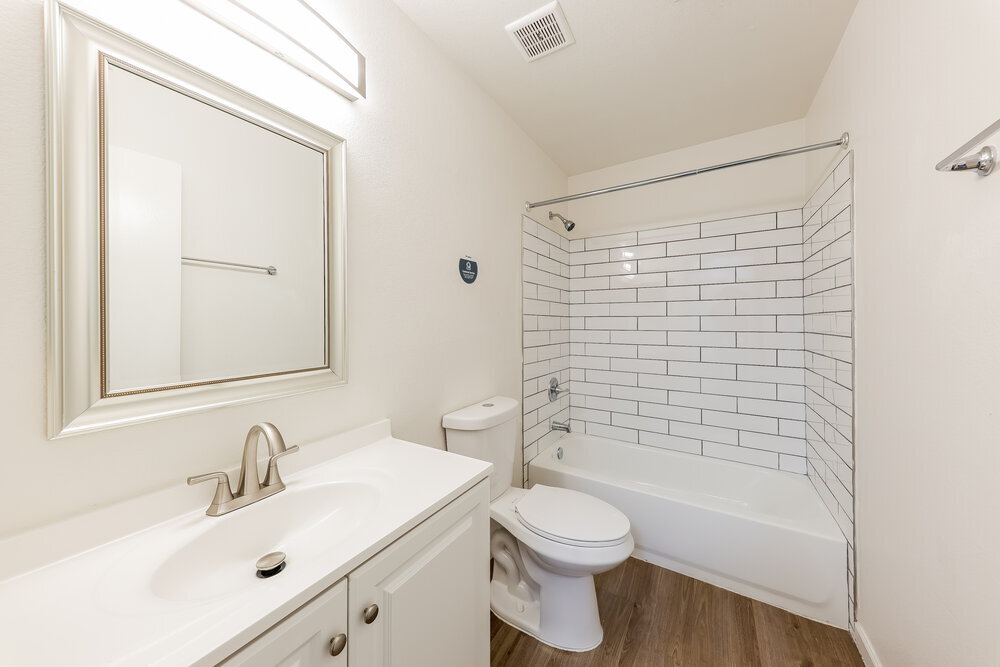 Building Photo - 515 W Montoya Ln