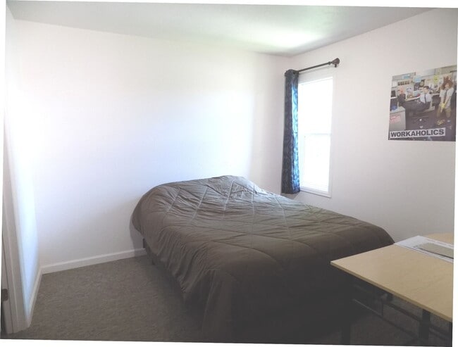 Building Photo - 324 Butch Cassidy Dr