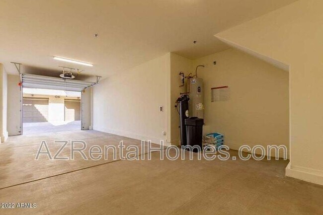 Building Photo - 1683 E Dogwood Ln