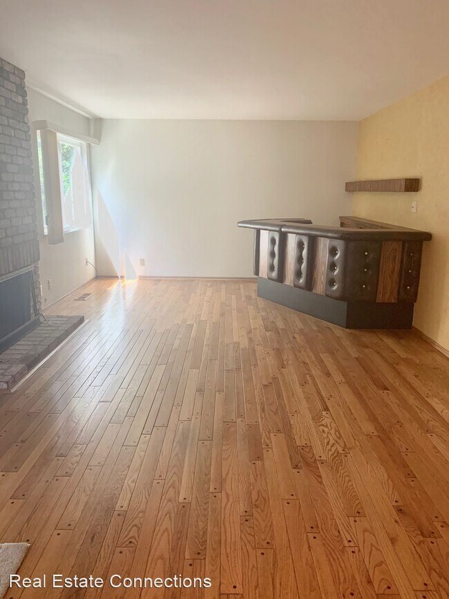 Building Photo - 6 br, 2.5 bath House - 2619 Neves Ct.