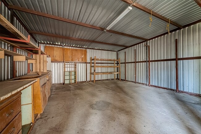 Building Photo - 5831 Annunciation St