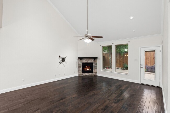 Building Photo - 8705 Tutbury Pl