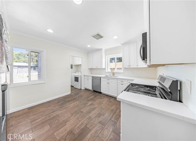 Building Photo - 2074 Summit Ave