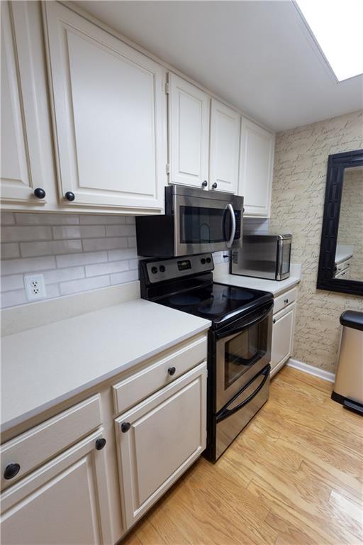 Building Photo - 3481 Lakeside Dr NE