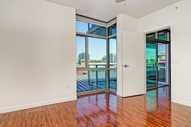 Building Photo - 800 The Mark Ln