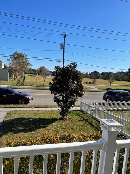 Building Photo - 902 Godwin St