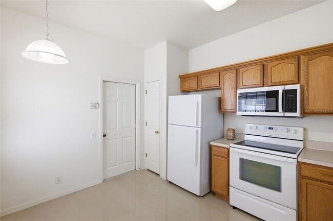 Building Photo - 4132 Bismarck Palm Dr