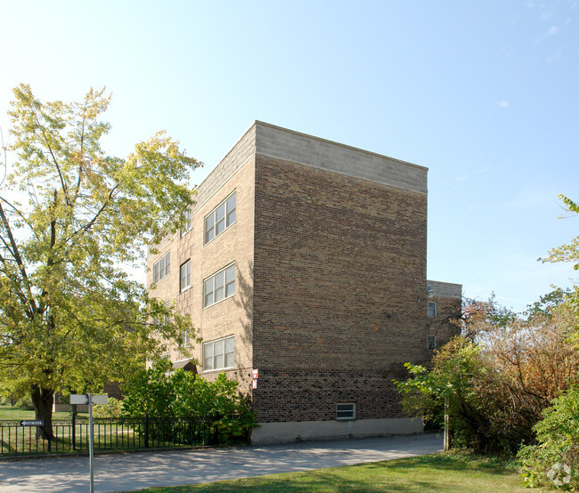 Building Photo - 2000 Delaware Apartments