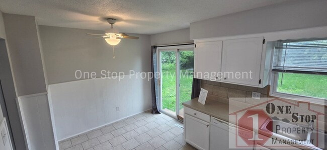 Building Photo - Beautiful 3 Bedroom 1 Bathroom in Independence!