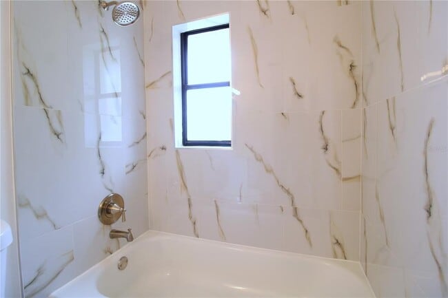 Building Photo - 1926 Honour Rd