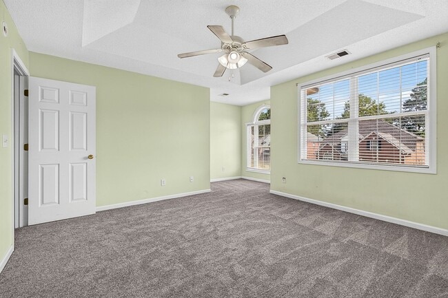 Building Photo - 8727 Evangeline Dr