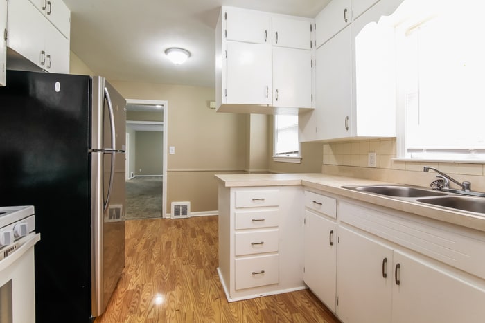 Building Photo - 10808 E 58 St