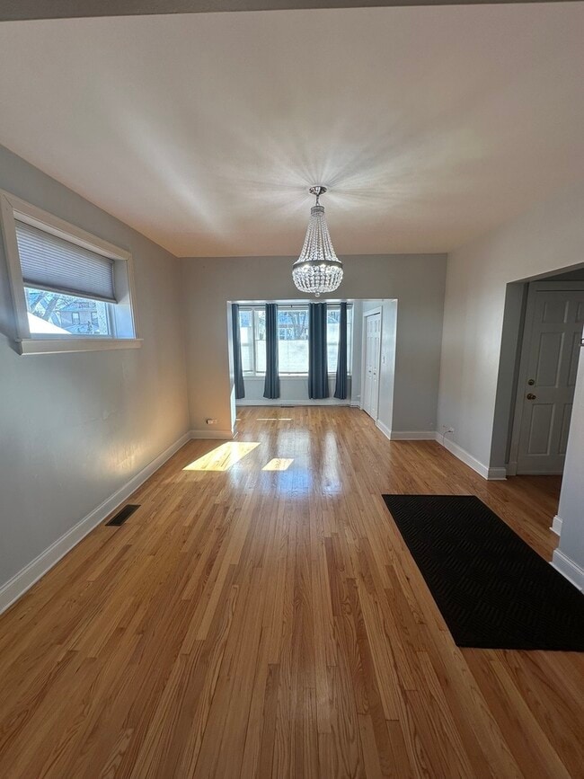 Building Photo - 5042 W Argyle St