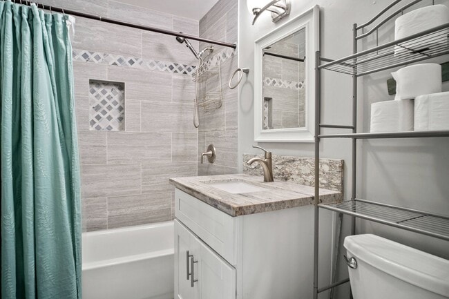 Building Photo - 4 Bedroom Spring Valley Home