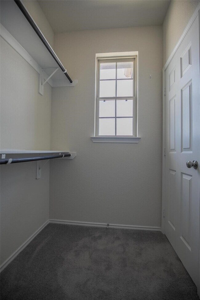 Building Photo - 10412 Marston Vineyard Dr