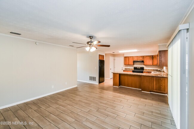 Building Photo - 1113 Grove Park Dr S