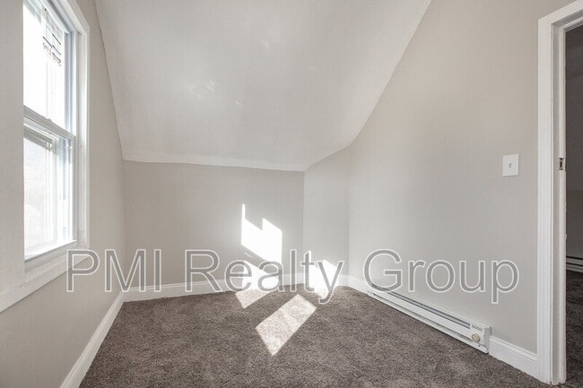 Building Photo - 2936 E 128th St