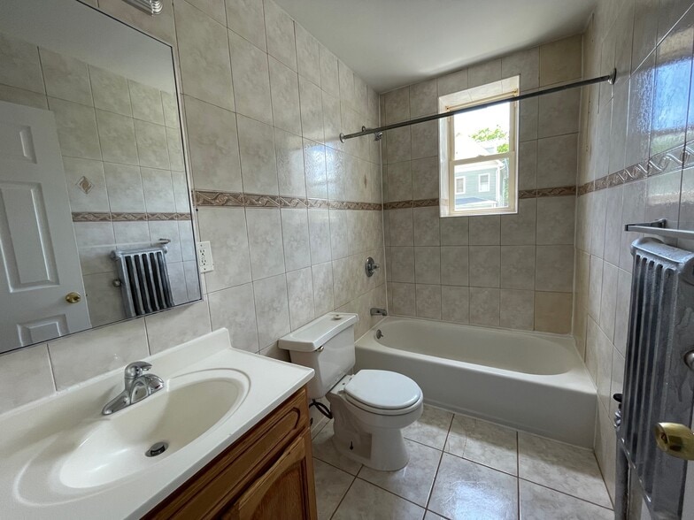 Building Photo - 10 Harvard St