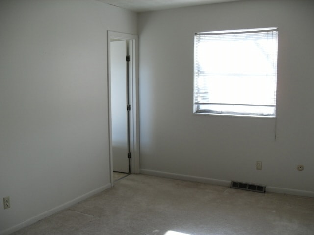 Building Photo - 5058 Hibbs Dr