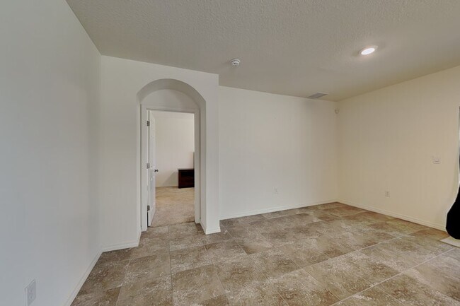 Building Photo - 3641 Peony Ct SE