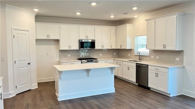 Building Photo - 2720 Westgate Park Dr