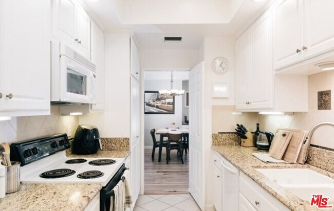 Building Photo - 497 E California Blvd