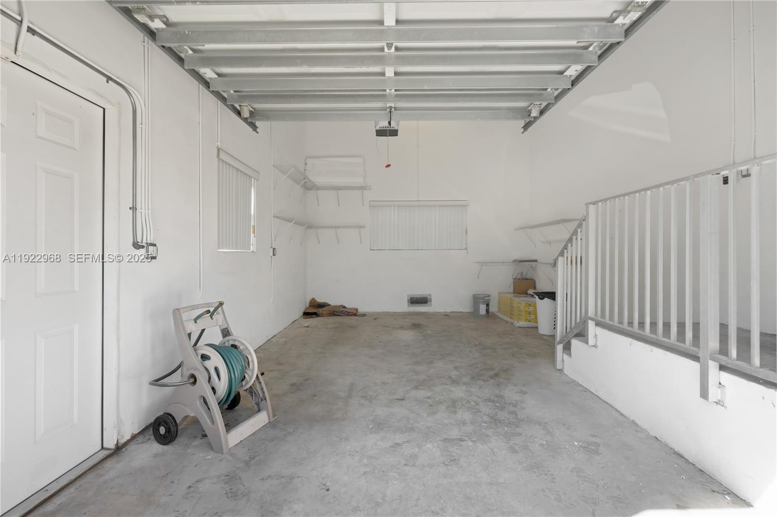 Building Photo - 5610 SW 43rd St