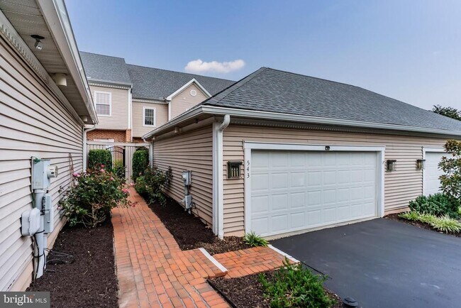 Building Photo - 543 Bridgeview Dr