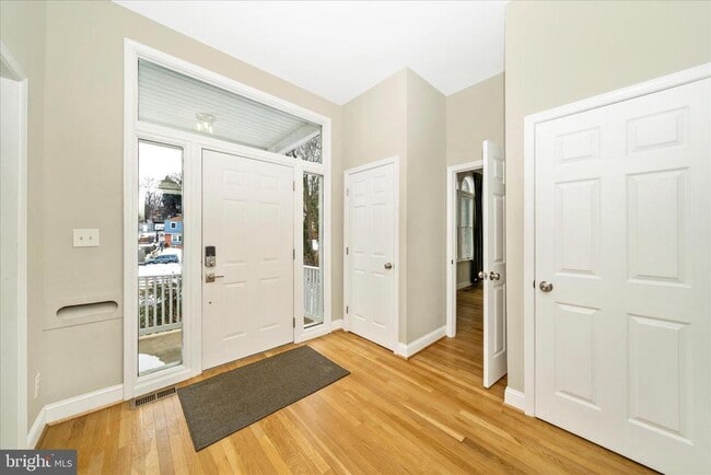 Building Photo - 3313 Moline Rd