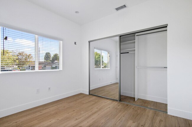 Building Photo - Modern 2 Bedroom ADU – Walk to CSUN! Prime Northridge Location