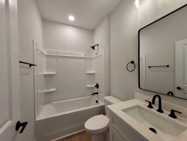 Building Photo - 1214 Pearl St