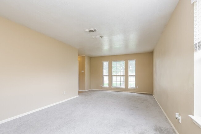 Building Photo - 3015 Cinnamon Glen Dr