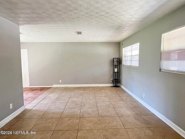 Building Photo - 6634 Kinlock Dr