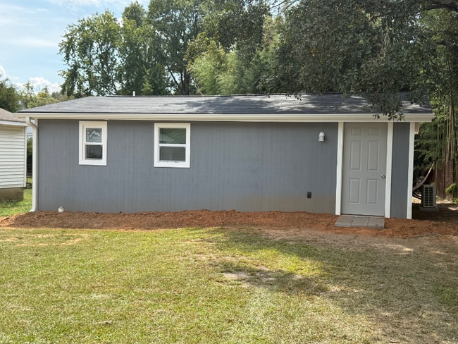 Building Photo - 311 Sycamore Dr