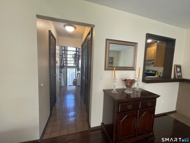 Building Photo - 21 Hudson Glen St