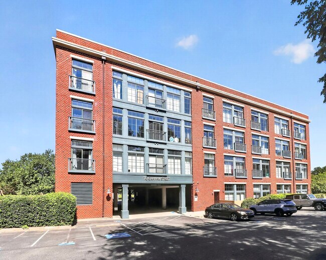 Building Photo - 626 N Graham St