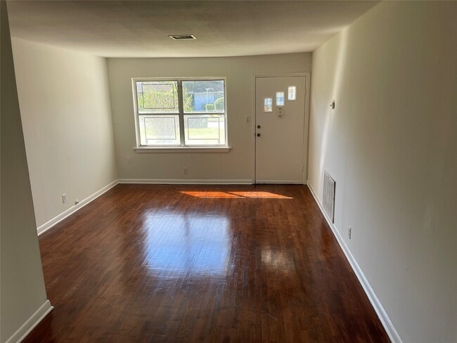 Building Photo - 3519 Amos St