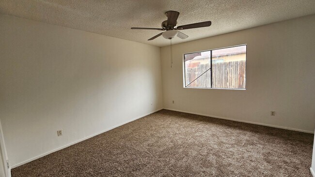 Building Photo - 3808 El Alisal St