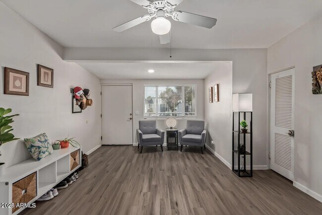 Building Photo - 6108 N 12th Pl