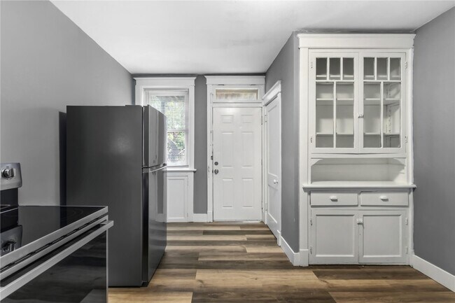 Building Photo - 4234 Dewey Ave