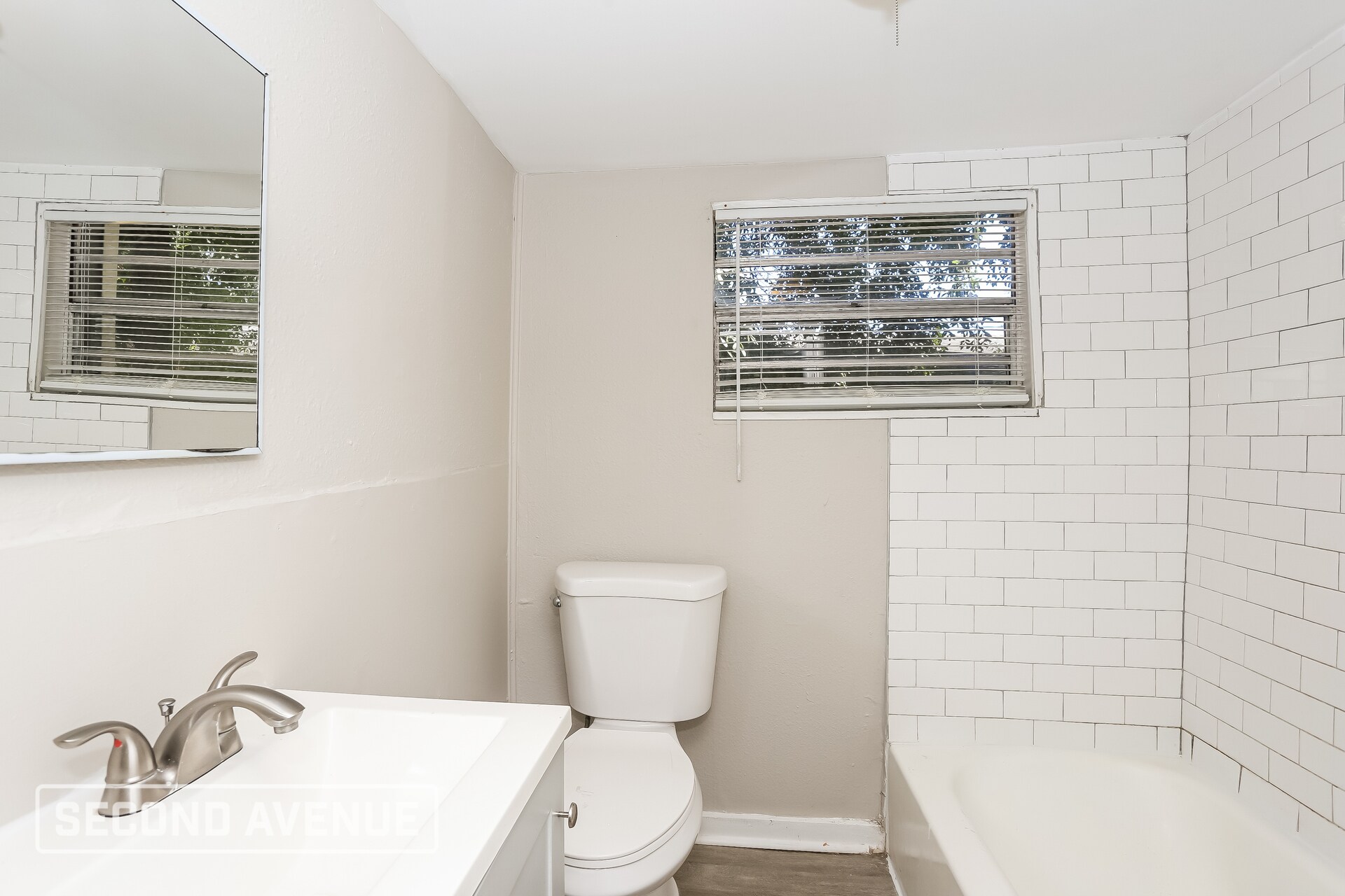 Building Photo - 2011 W 15th St