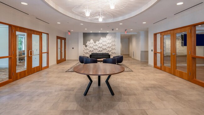 Building Photo - 70 Hope Ave