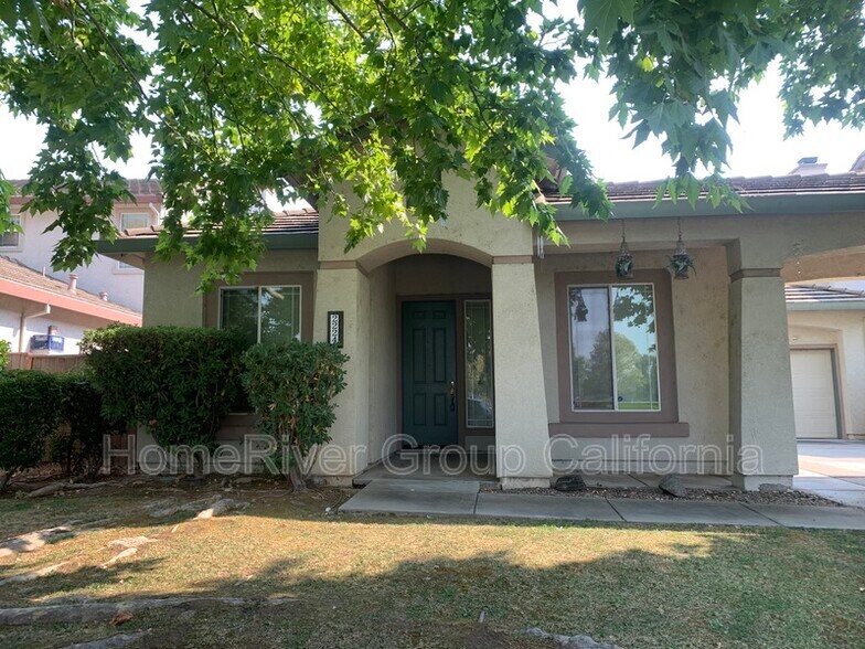 Building Photo - 2224 Bastona Dr