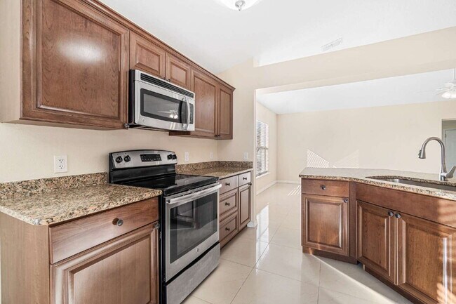 Building Photo - Spacious 3BR Home with Tile Floors & Spa-Like Primary Suite – Marion Oaks