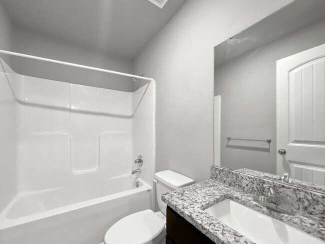 Building Photo - Beautiful Renovated Single Family Home | 3 BR/2BA Duplex| 1-Car Covered Parking |Spacious & Sunny...